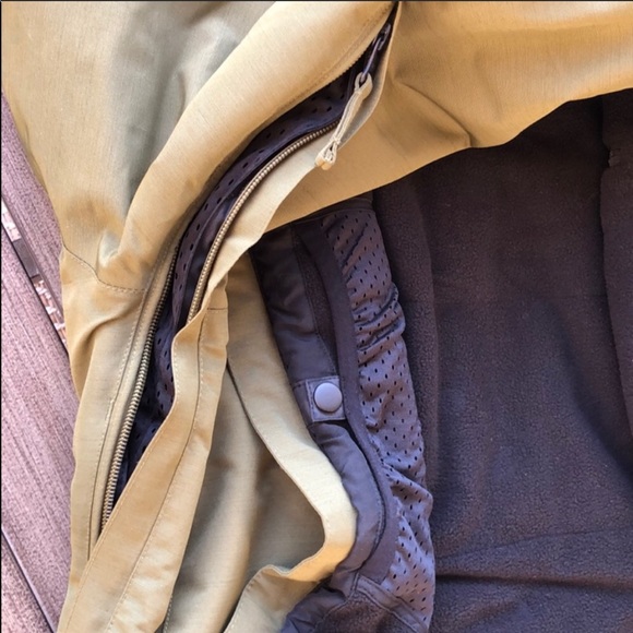 🌴🌼VOLCOM- SKI/ SNOWBOARD JACKET 🌼🌴 - Picture 13 of 16